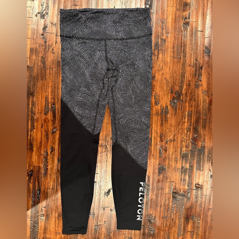 Lululemon x Peloton speed up tights.